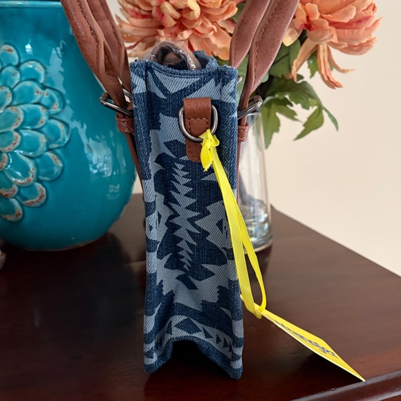 NWT Wrangler Ladies Laser Cut Print Denim Square Mini Crossbody - Picture 6 of 11